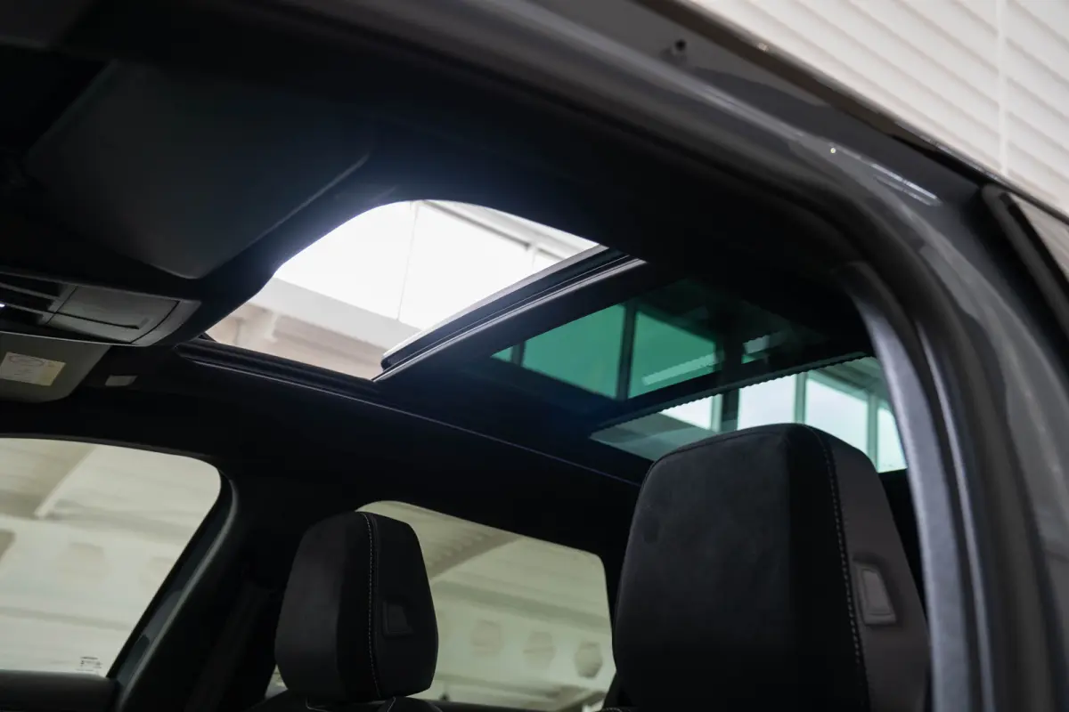 Ultimate AWD 73 kWh | Tot 8 Jaar Garantie | Lederen Bekleding | Panoramadak | Head-up | 20 Inch Lichtmetaal | Stoelvewarming en ventilatie | Stoel massage |