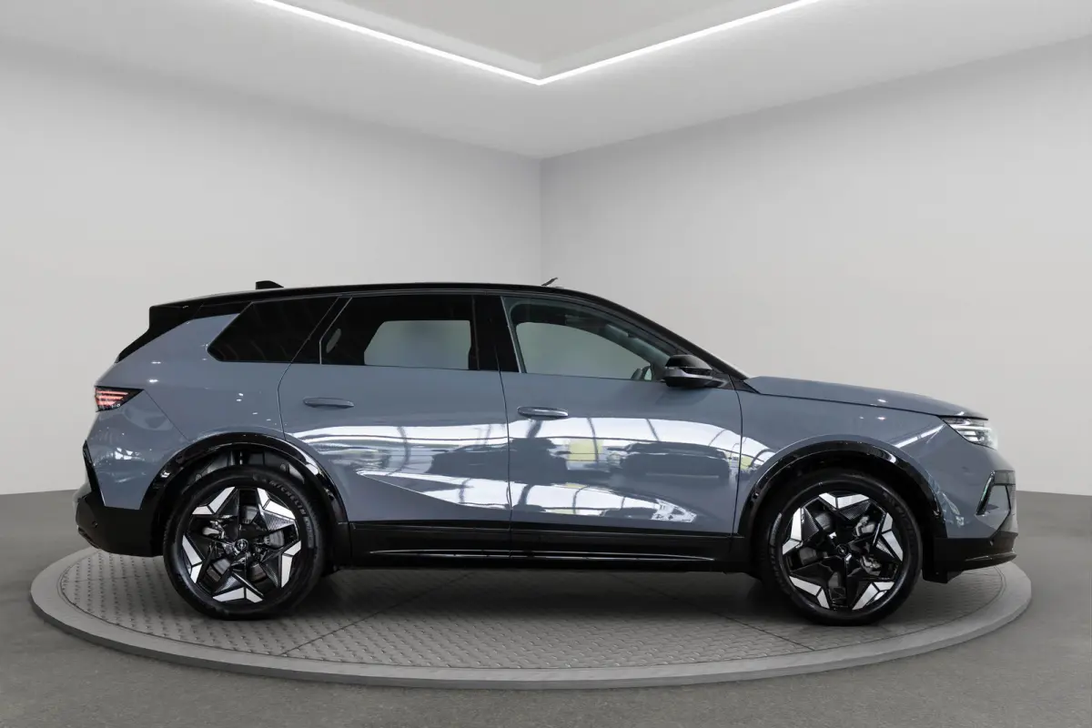 Ultimate AWD 73 kWh | Tot 8 Jaar Garantie | Lederen Bekleding | Panoramadak | Head-up | 20 Inch Lichtmetaal | Stoelvewarming en ventilatie | Stoel massage |