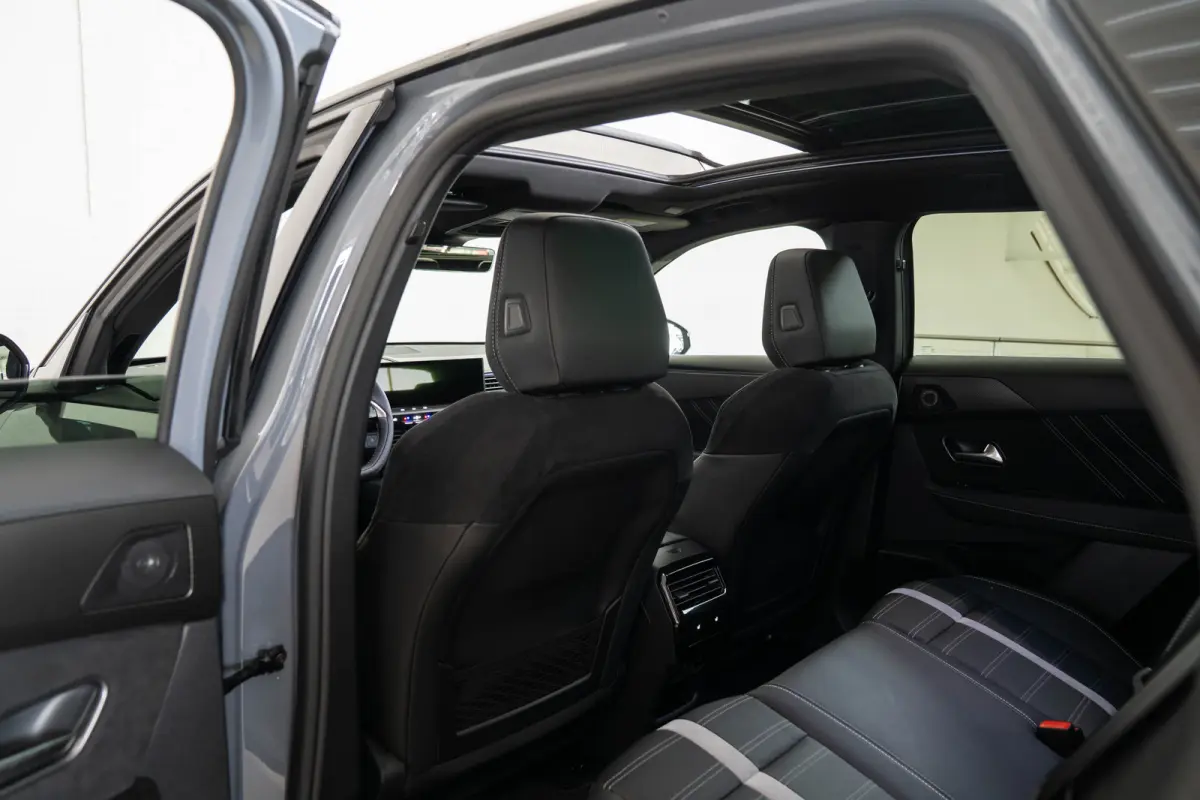 Ultimate AWD 73 kWh | Tot 8 Jaar Garantie | Lederen Bekleding | Panoramadak | Head-up | 20 Inch Lichtmetaal | Stoelvewarming en ventilatie | Stoel massage |