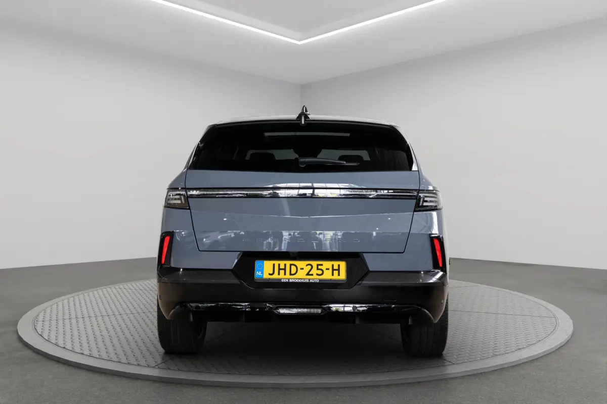 Ultimate AWD 73 kWh | Tot 8 Jaar Garantie | Lederen Bekleding | Panoramadak | Head-up | 20 Inch Lichtmetaal | Stoelvewarming en ventilatie | Stoel massage |