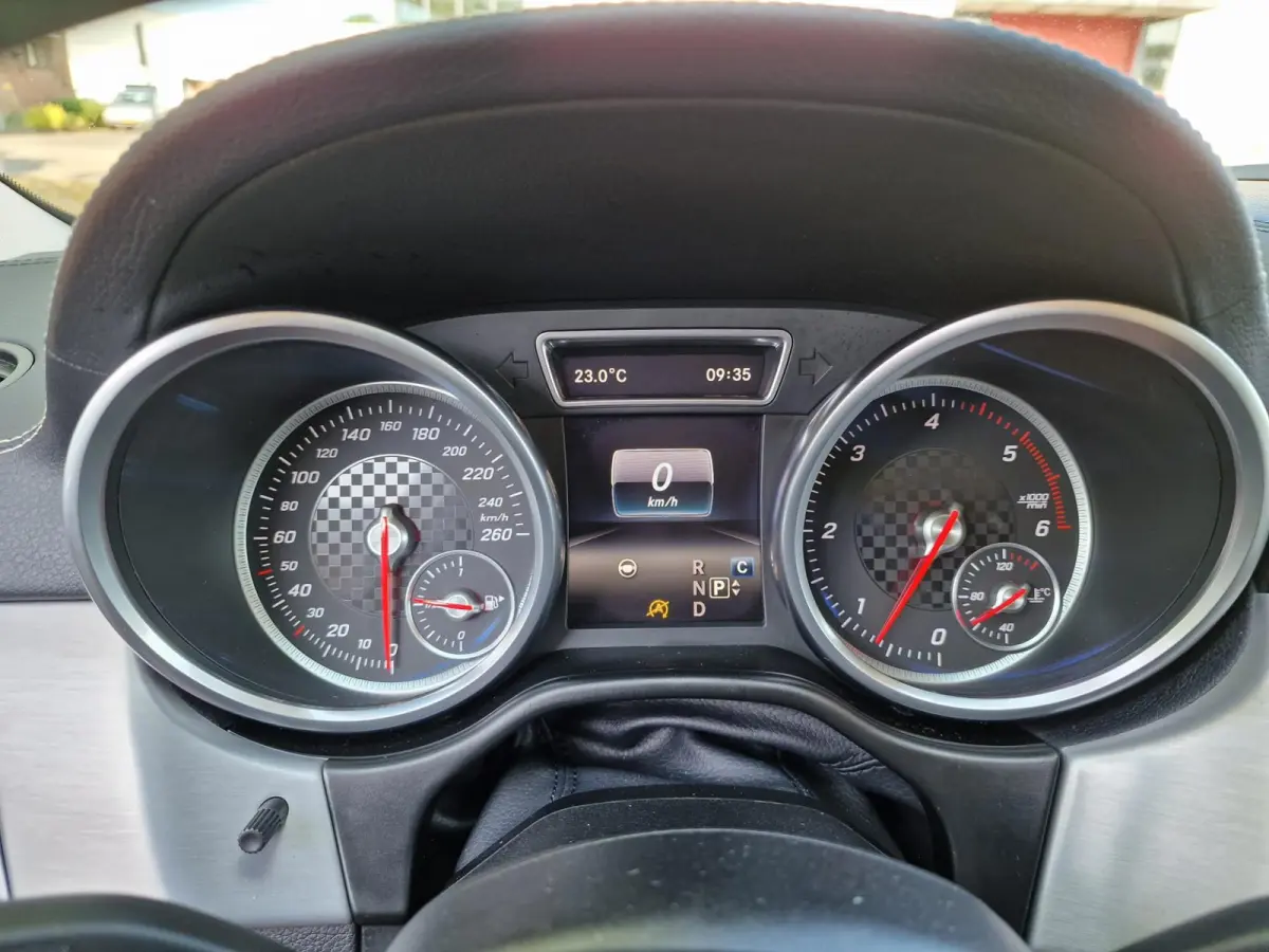 350 D 4MATIC AMG (grijs kenteken)