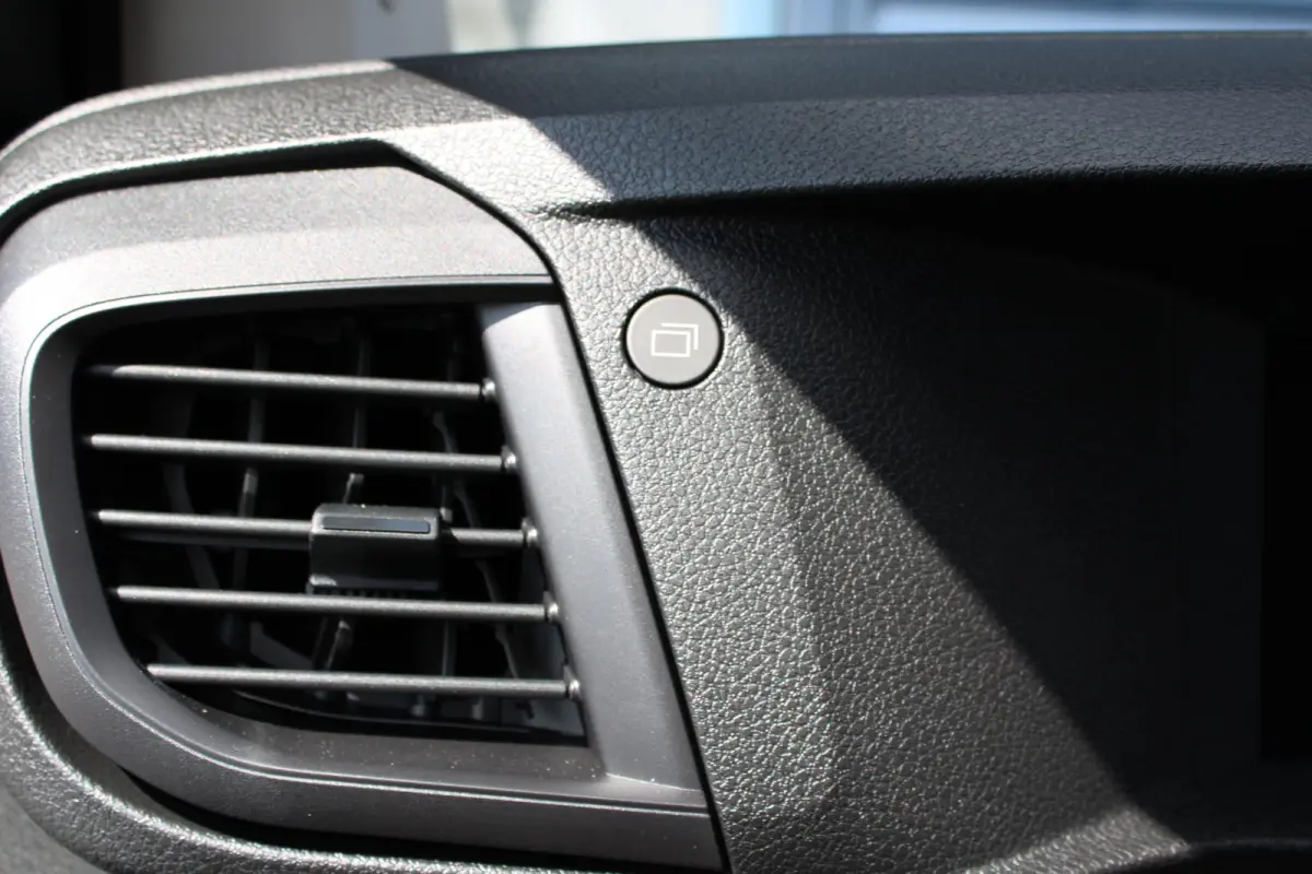 Standaard - Electric | Elektrisch bedienbare en verwarmde buitenspiegels | Multi-mode toggle (ECO, NORMAL, POWER) | Parkeersensoren achter