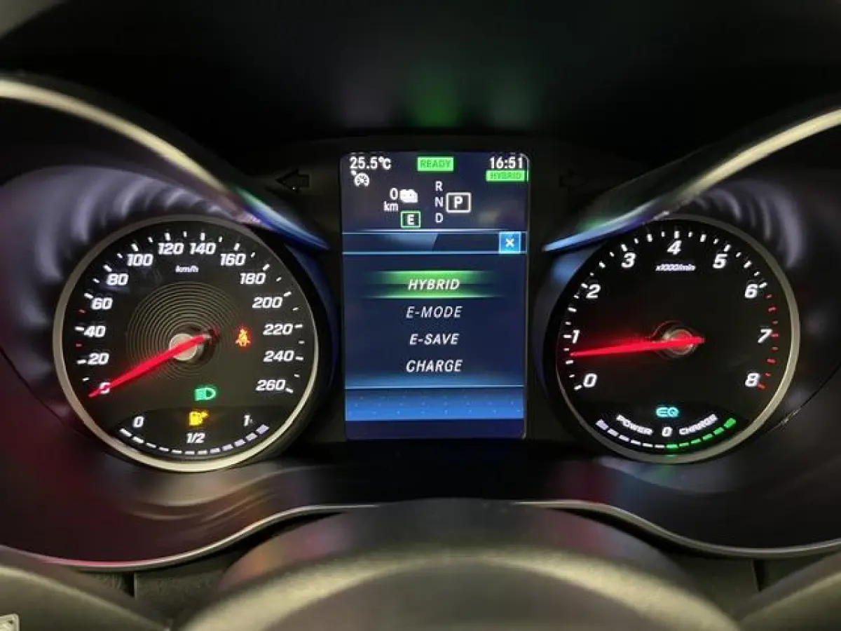 300 e Business Solution Luxury AMG-LINE / PLUG-IN HYBRIDE / 320PK /