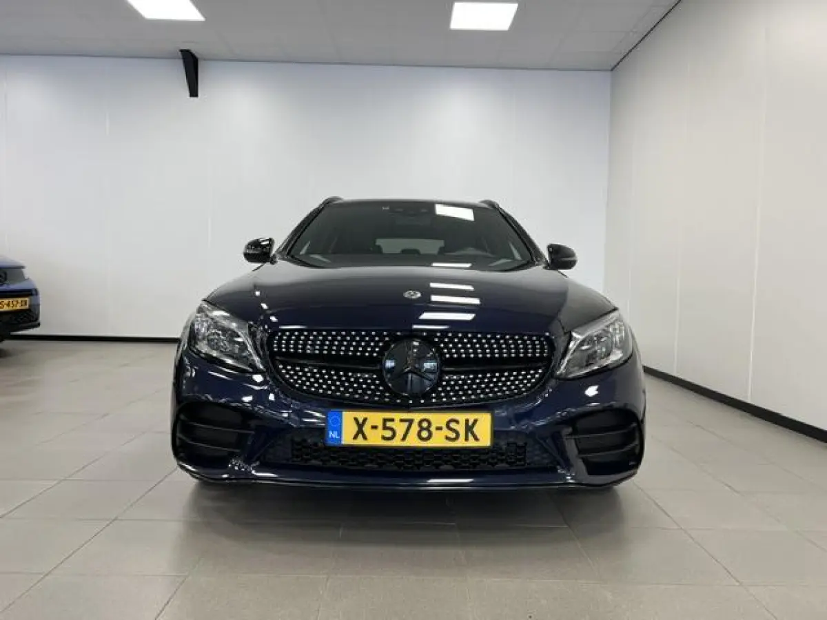 300 e Business Solution Luxury AMG-LINE / PLUG-IN HYBRIDE / 320PK /