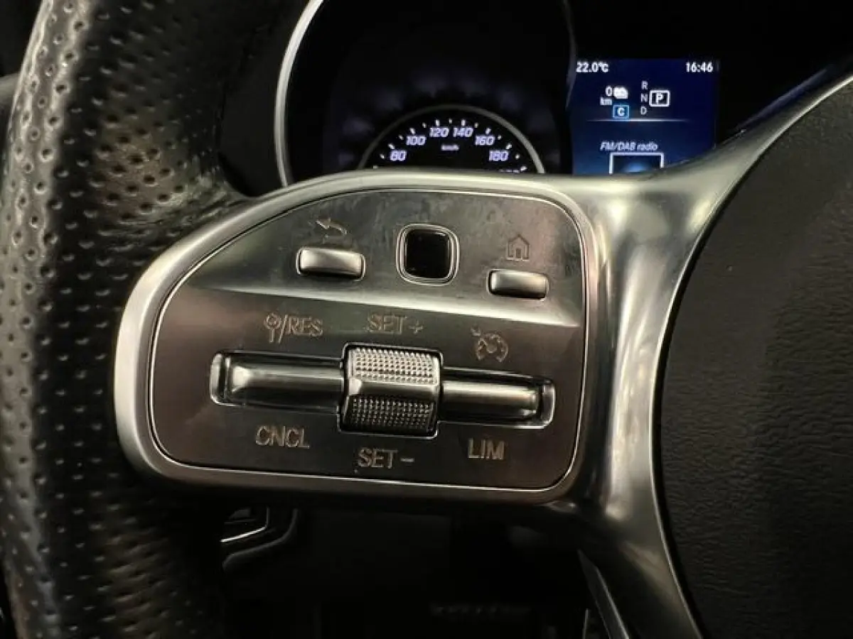 300 e Business Solution Luxury AMG-LINE / PLUG-IN HYBRIDE / 320PK /