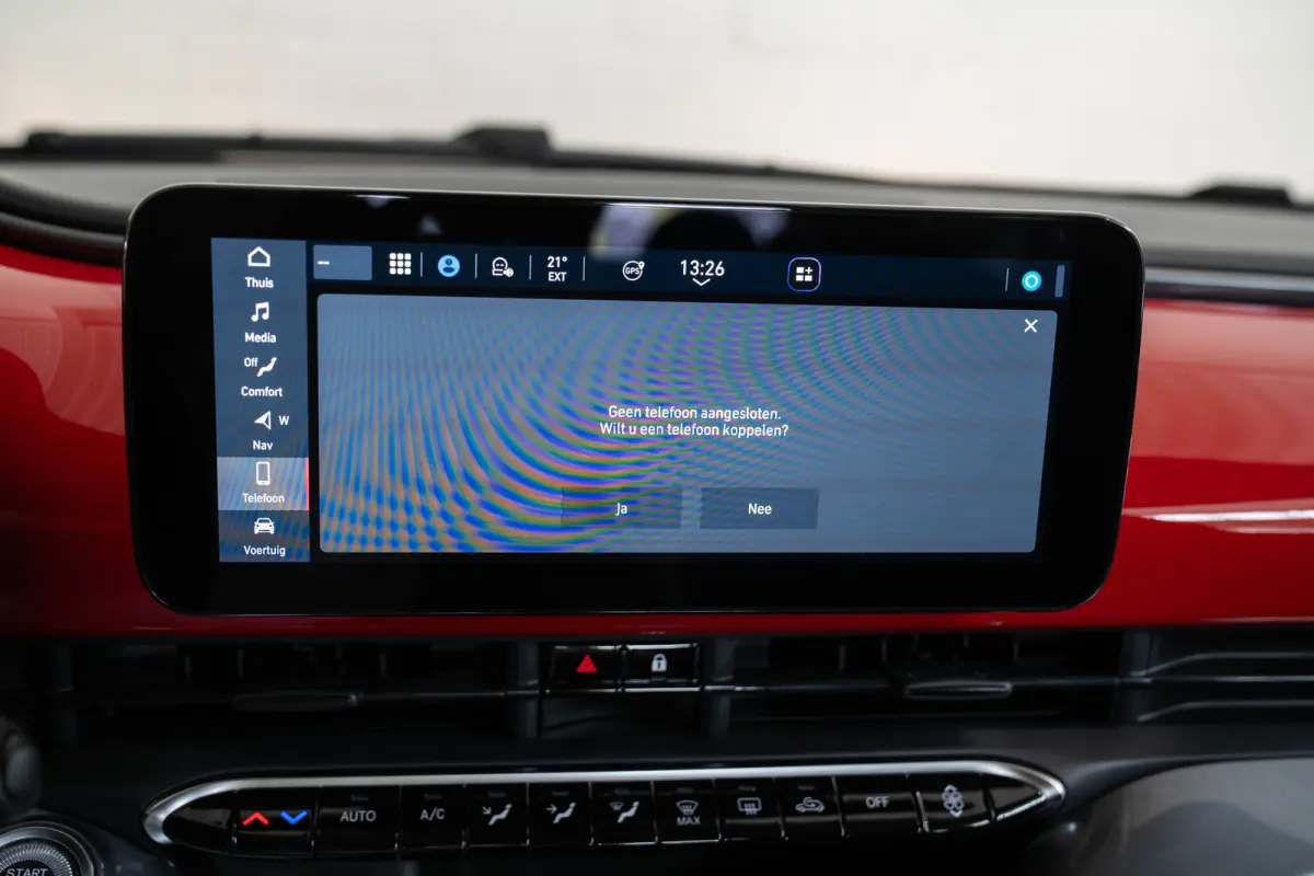 42 kWh | Camera | Parkeersensoren Voor & Achter | Navigatie | Apple Carplay & Android Auto | Keyless |