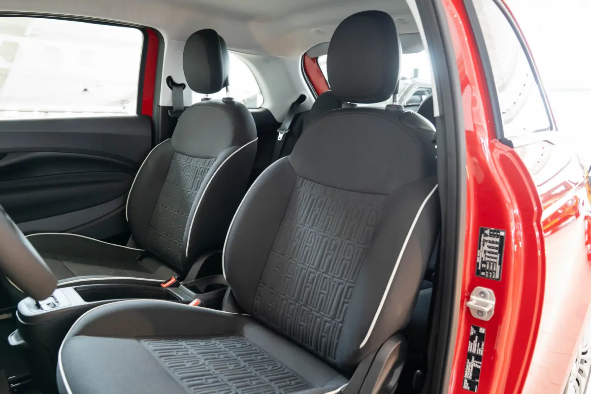 42 kWh | Camera | Parkeersensoren Voor & Achter | Navigatie | Apple Carplay & Android Auto | Keyless |