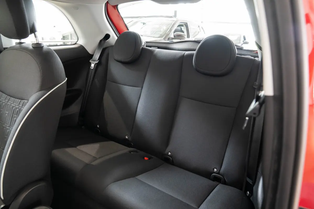 42 kWh | Camera | Parkeersensoren Voor & Achter | Navigatie | Apple Carplay & Android Auto | Keyless |