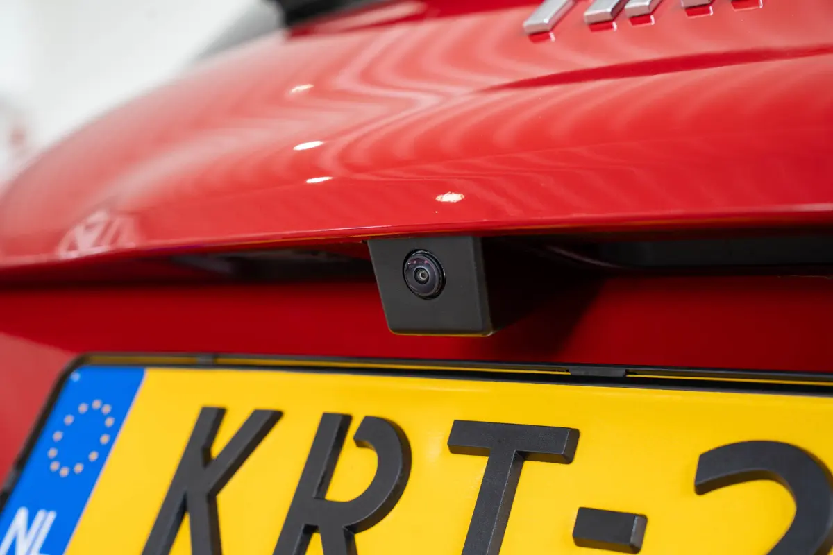 42 kWh | Camera | Parkeersensoren Voor & Achter | Navigatie | Apple Carplay & Android Auto | Keyless |