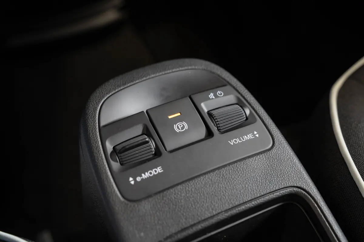 42 kWh | Camera | Parkeersensoren Voor & Achter | Navigatie | Apple Carplay & Android Auto | Keyless |