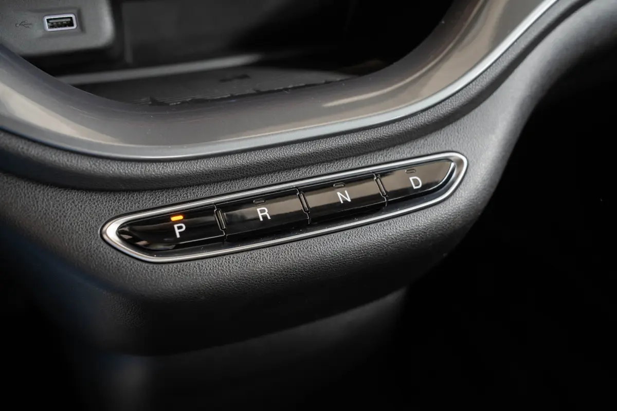 42 kWh | Camera | Parkeersensoren Voor & Achter | Navigatie | Apple Carplay & Android Auto | Keyless |