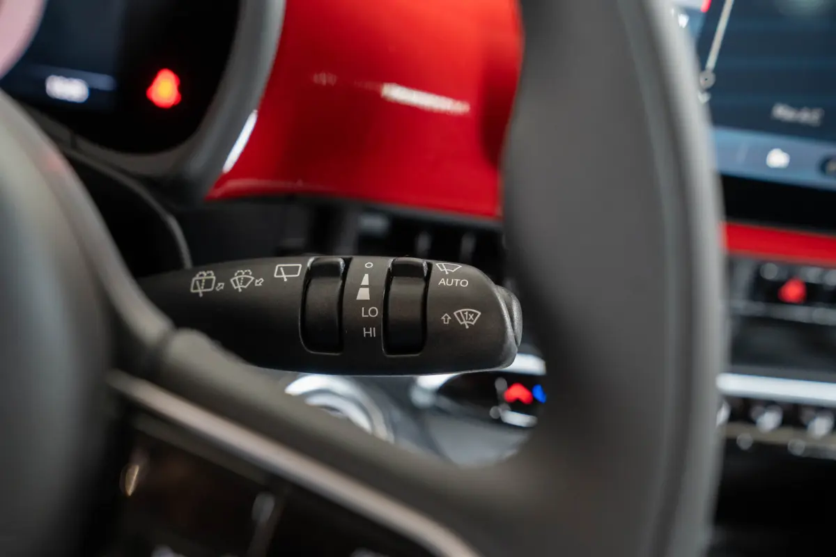 42 kWh | Camera | Parkeersensoren Voor & Achter | Navigatie | Apple Carplay & Android Auto | Keyless |