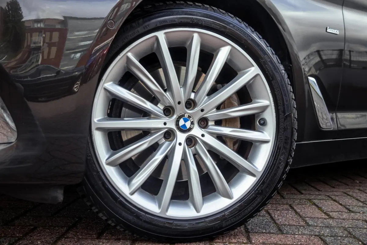 530i xDrive Luxury Line|Pano|4WS|Softclose|H&K|Keyless