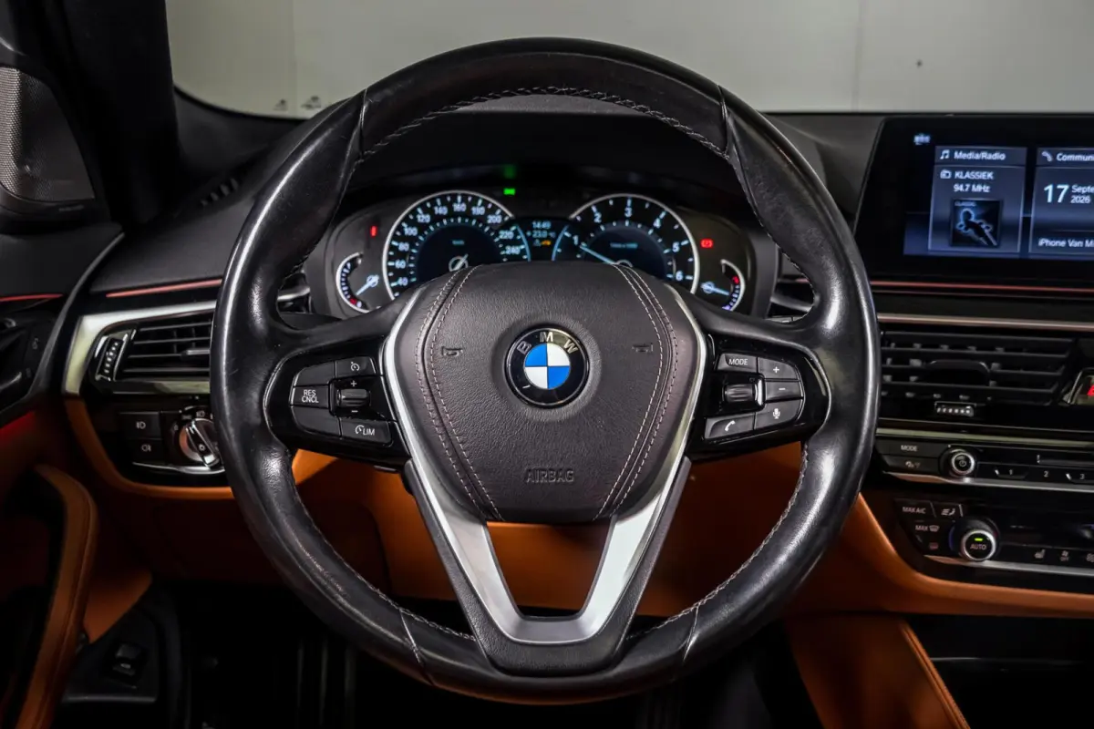 530i xDrive Luxury Line|Pano|4WS|Softclose|H&K|Keyless