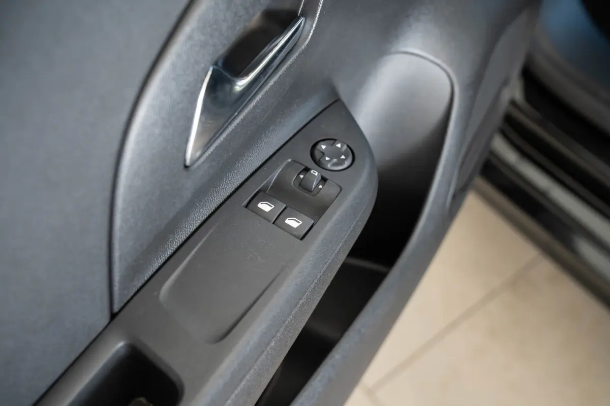 1.2 Edition | Apple Carplay & Android Auto | Lichtmetalen velgen | Cruise Controle | Elektrische Ramen | Bluetooth |
