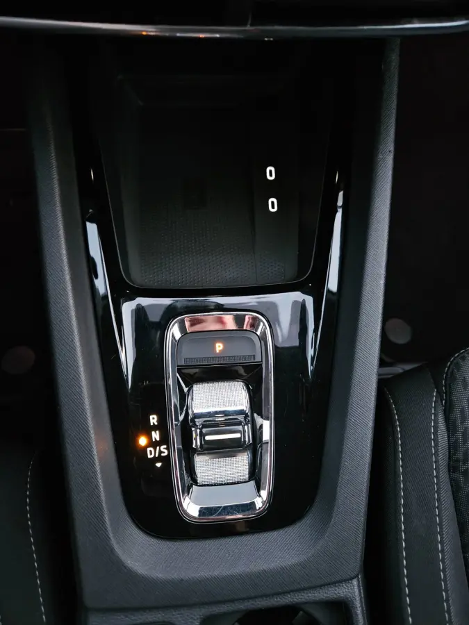 1.5 e-TSI Business Edition Plus Automaat/Virtuel/Led/Adapt.Cruise/Trekhaak/Camera/AppleCarplay/Stoelverwarming