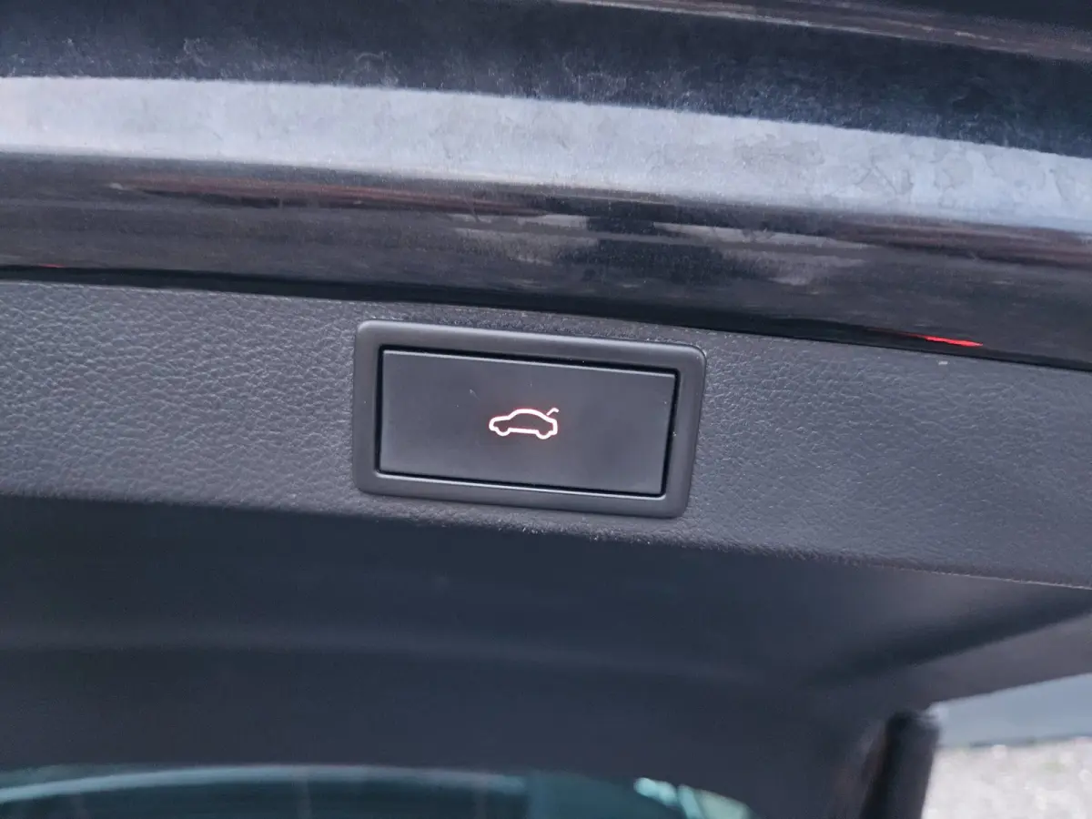 1.5 e-TSI Business Edition Plus Automaat/Virtuel/Led/Adapt.Cruise/Trekhaak/Camera/AppleCarplay/Stoelverwarming