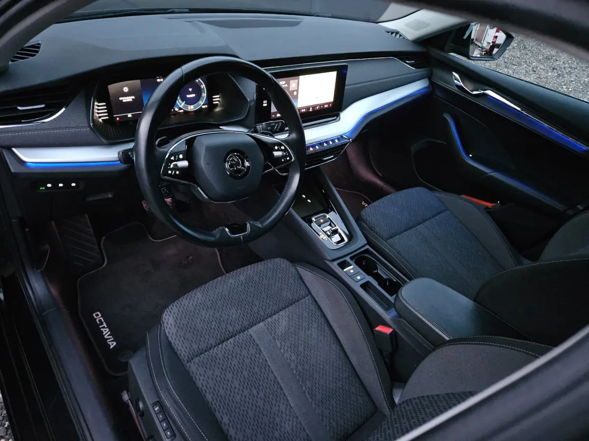 1.5 e-TSI Business Edition Plus Automaat/Virtuel/Led/Adapt.Cruise/Trekhaak/Camera/AppleCarplay/Stoelverwarming