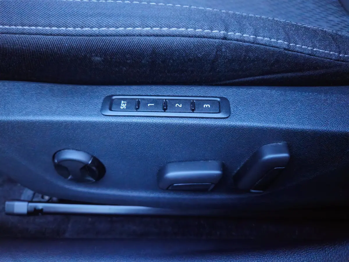 1.5 e-TSI Business Edition Plus Automaat/Virtuel/Led/Adapt.Cruise/Trekhaak/Camera/AppleCarplay/Stoelverwarming