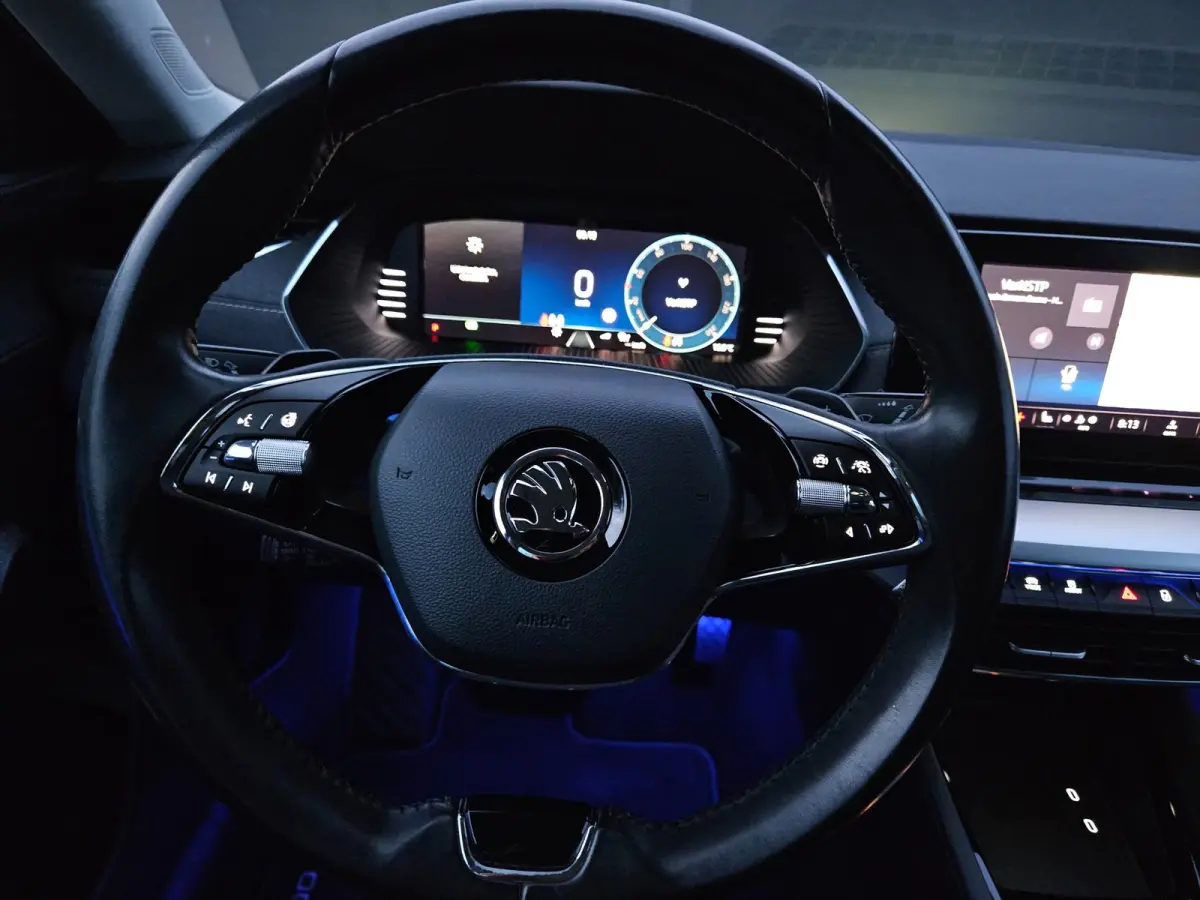 1.5 e-TSI Business Edition Plus Automaat/Virtuel/Led/Adapt.Cruise/Trekhaak/Camera/AppleCarplay/Stoelverwarming