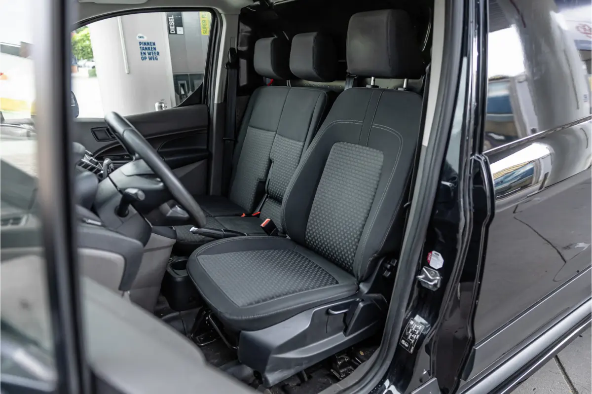 1.5 EcoBlue L2 | Raptor edition | CarPlay | Camera | Navigatie | 3-zitter | Inrichting | DAB | Nieuwe APK