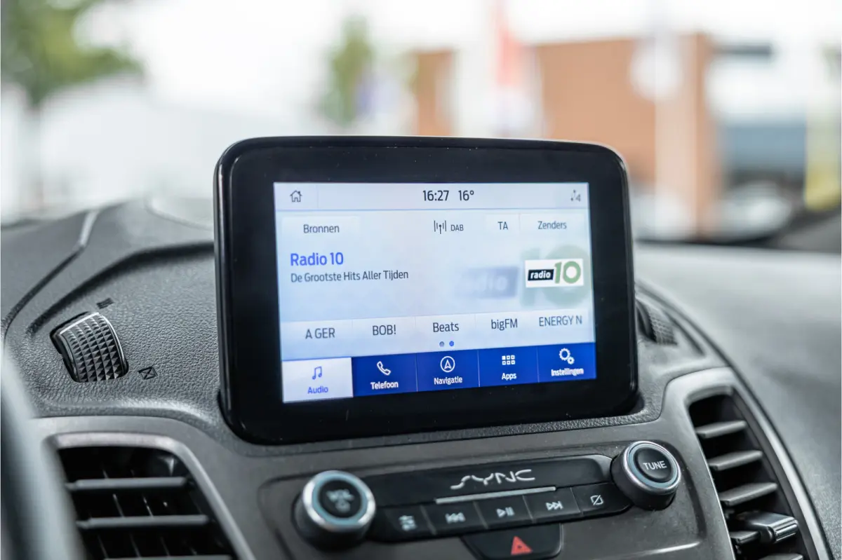 1.5 EcoBlue L2 | Raptor edition | CarPlay | Camera | Navigatie | 3-zitter | Inrichting | DAB | Nieuwe APK