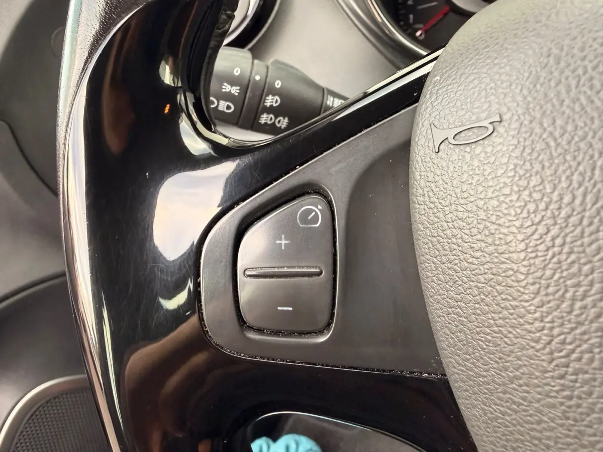 0.9 TCe /Navi/Cruise-c/Led/Airco/Trekhaak/AUX/Dealer-onderhouden