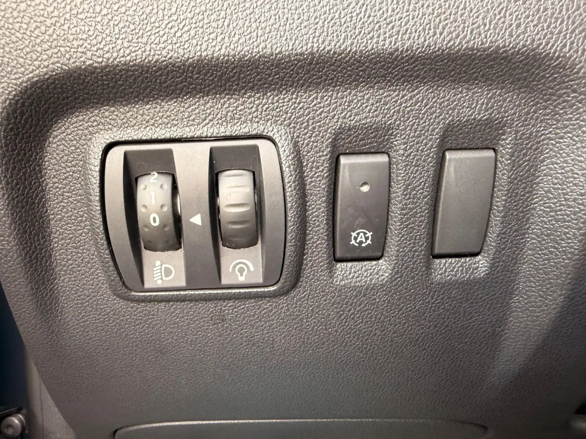 0.9 TCe /Navi/Cruise-c/Led/Airco/Trekhaak/AUX/Dealer-onderhouden