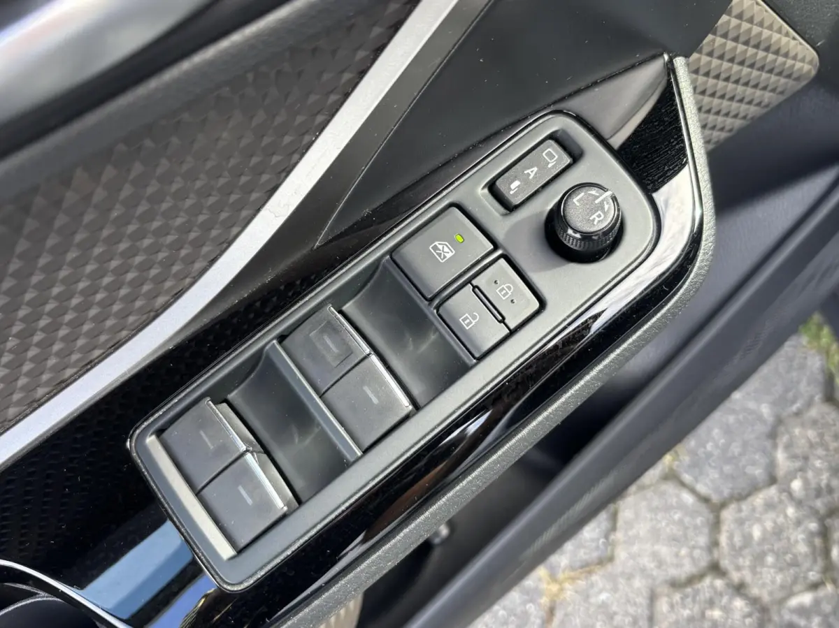 2.0 Hybrid Launch Edition | Leder | Elektr. stoel | JBL | Stoel+stuurverwarming