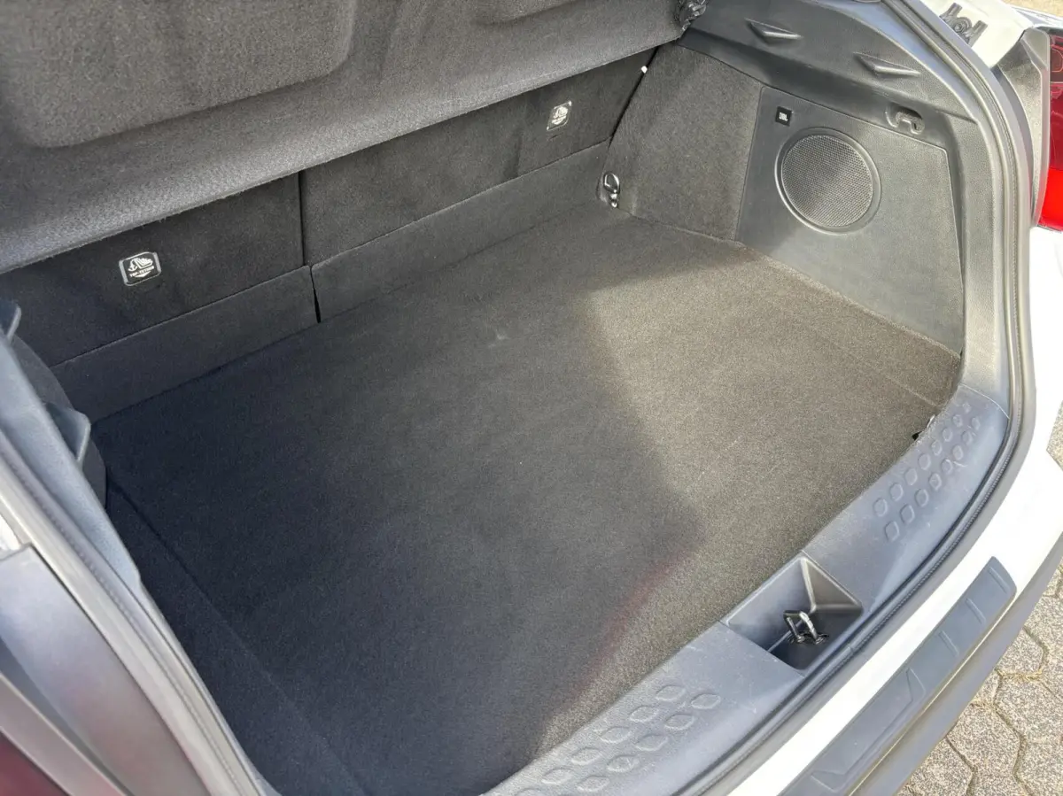 2.0 Hybrid Launch Edition | Leder | Elektr. stoel | JBL | Stoel+stuurverwarming