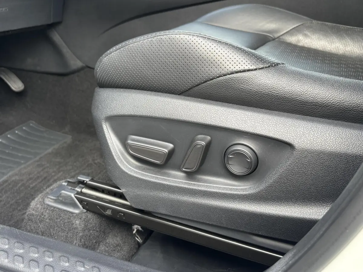2.0 Hybrid Launch Edition | Leder | Elektr. stoel | JBL | Stoel+stuurverwarming