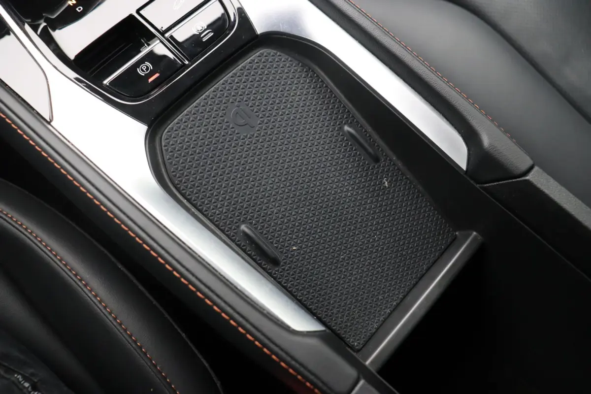 1.5 Luxury | Elektrische Verstelbare Stoelen | Stoelverwarming | Apple Carplay & Android Auto |