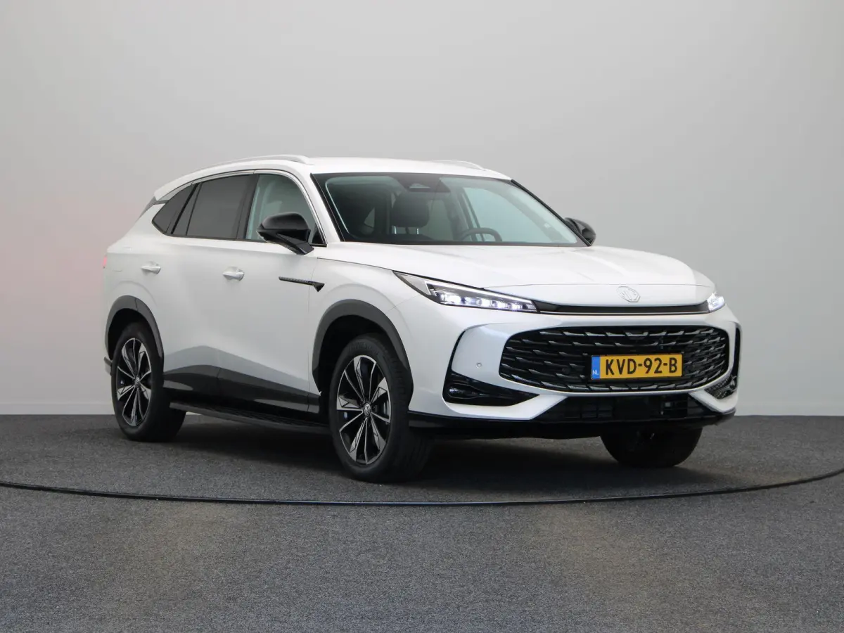1.5 Luxury | Elektrische Verstelbare Stoelen | Stoelverwarming | Apple Carplay & Android Auto |