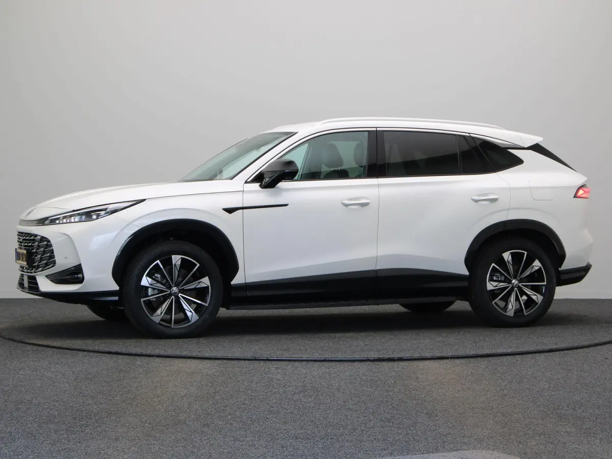 1.5 Luxury | Elektrische Verstelbare Stoelen | Stoelverwarming | Apple Carplay & Android Auto |