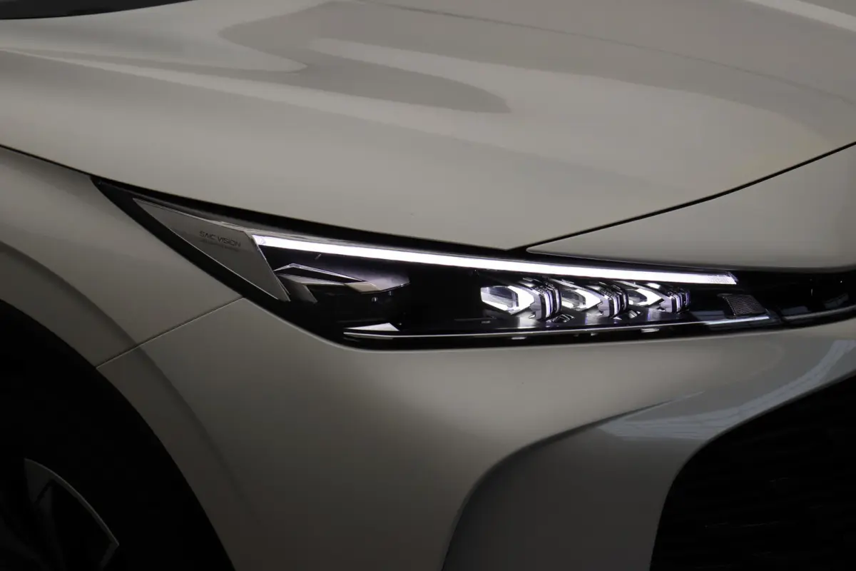 1.5 Luxury | Elektrische Verstelbare Stoelen | Stoelverwarming | Apple Carplay & Android Auto |