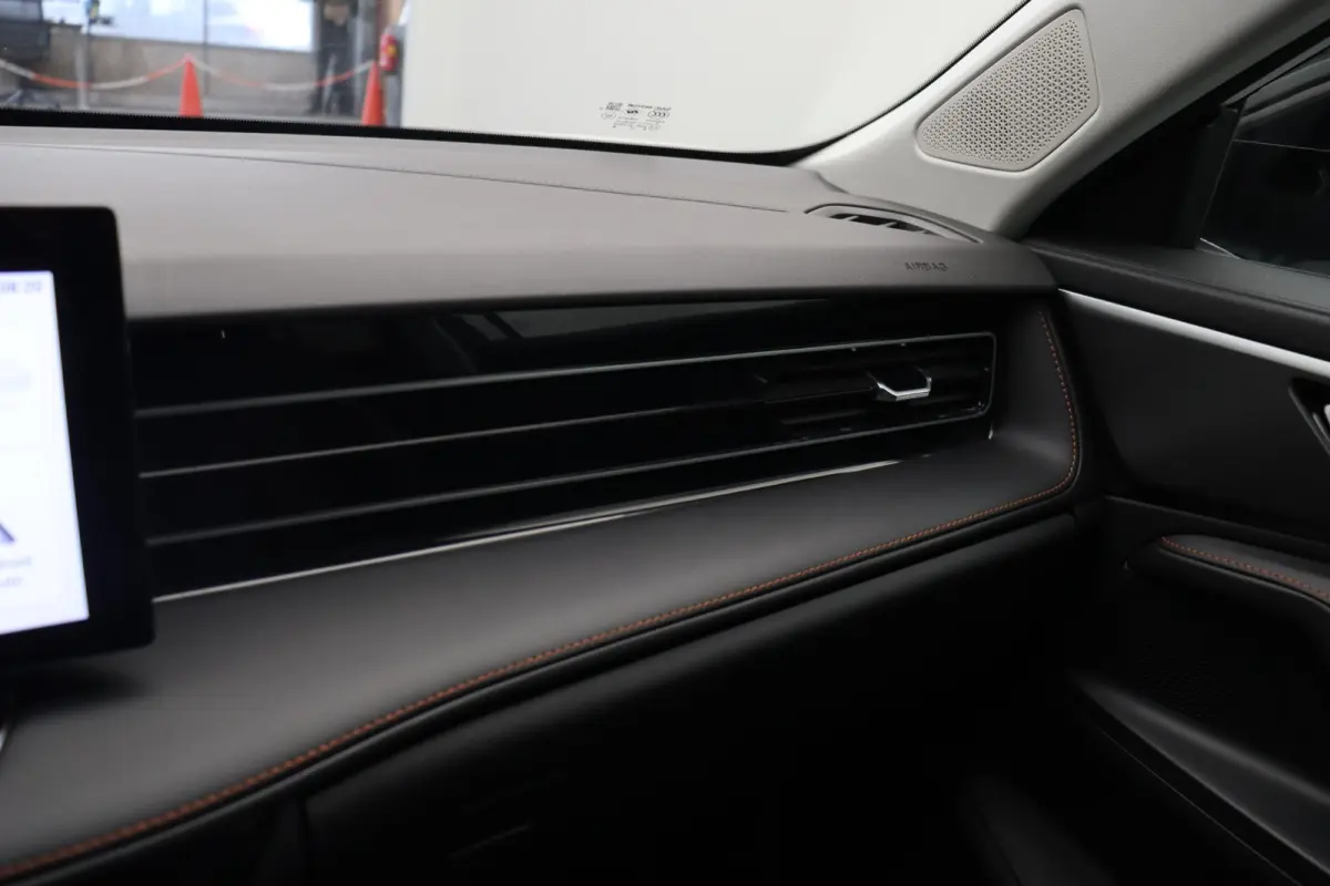 1.5 Luxury | Elektrische Verstelbare Stoelen | Stoelverwarming | Apple Carplay & Android Auto |