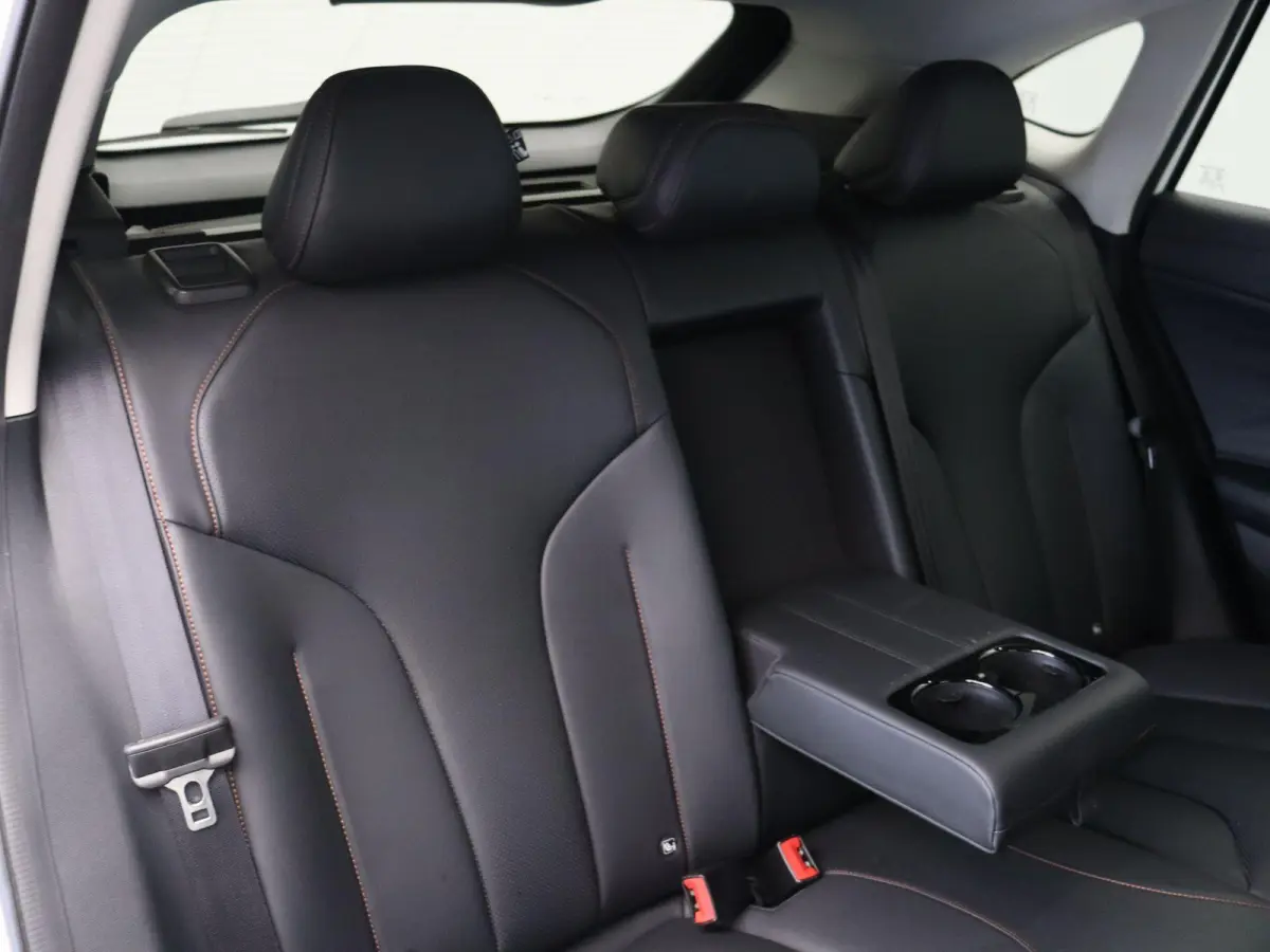 1.5 Luxury | Elektrische Verstelbare Stoelen | Stoelverwarming | Apple Carplay & Android Auto |