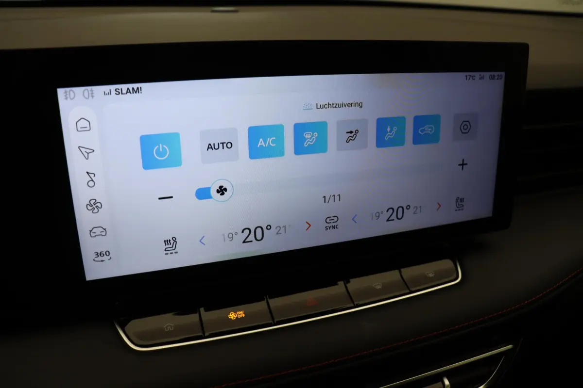 1.5 Luxury | Elektrische Verstelbare Stoelen | Stoelverwarming | Apple Carplay & Android Auto |