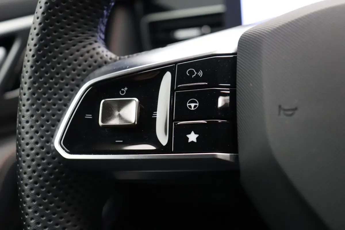 1.5 Luxury | Elektrische Verstelbare Stoelen | Stoelverwarming | Apple Carplay & Android Auto |