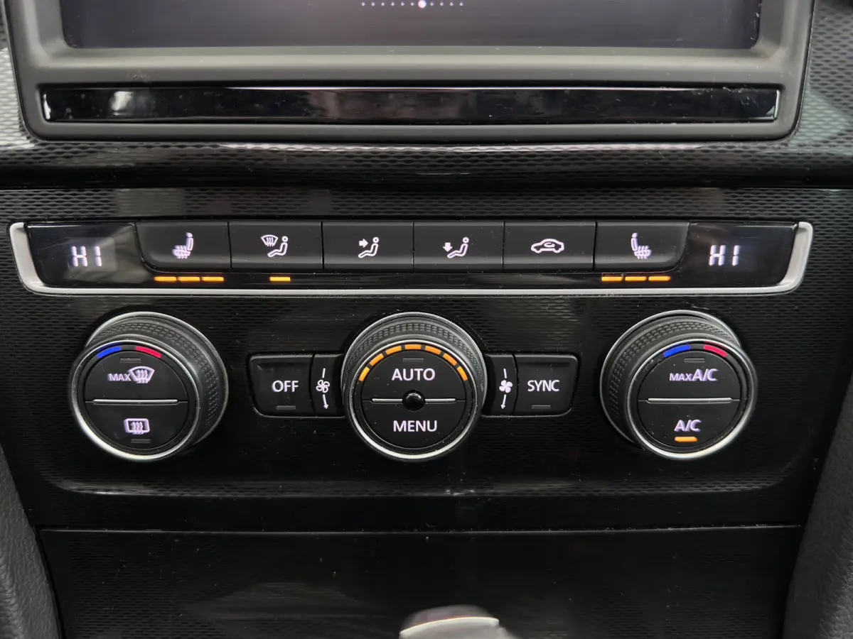 1.4 TSI GTE Aut. Panodak |Heated Seats | Xenon |18Inch | Pdc | Cruise Control