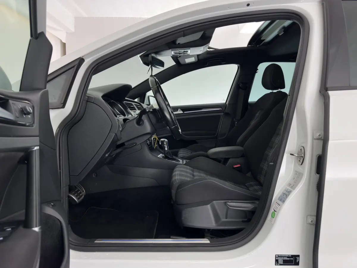 1.4 TSI GTE Aut. Panodak |Heated Seats | Xenon |18Inch | Pdc | Cruise Control