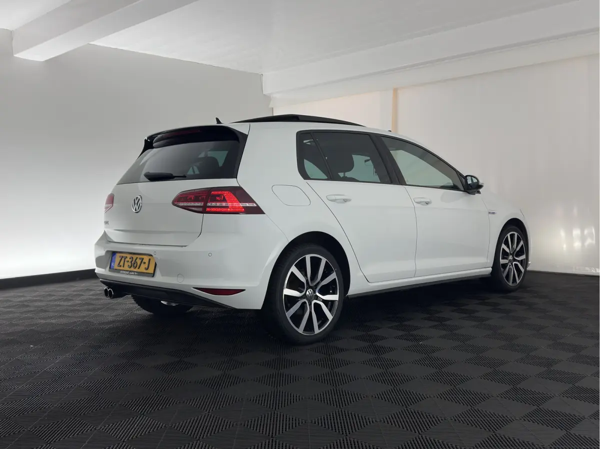 1.4 TSI GTE Aut. Panodak |Heated Seats | Xenon |18Inch | Pdc | Cruise Control