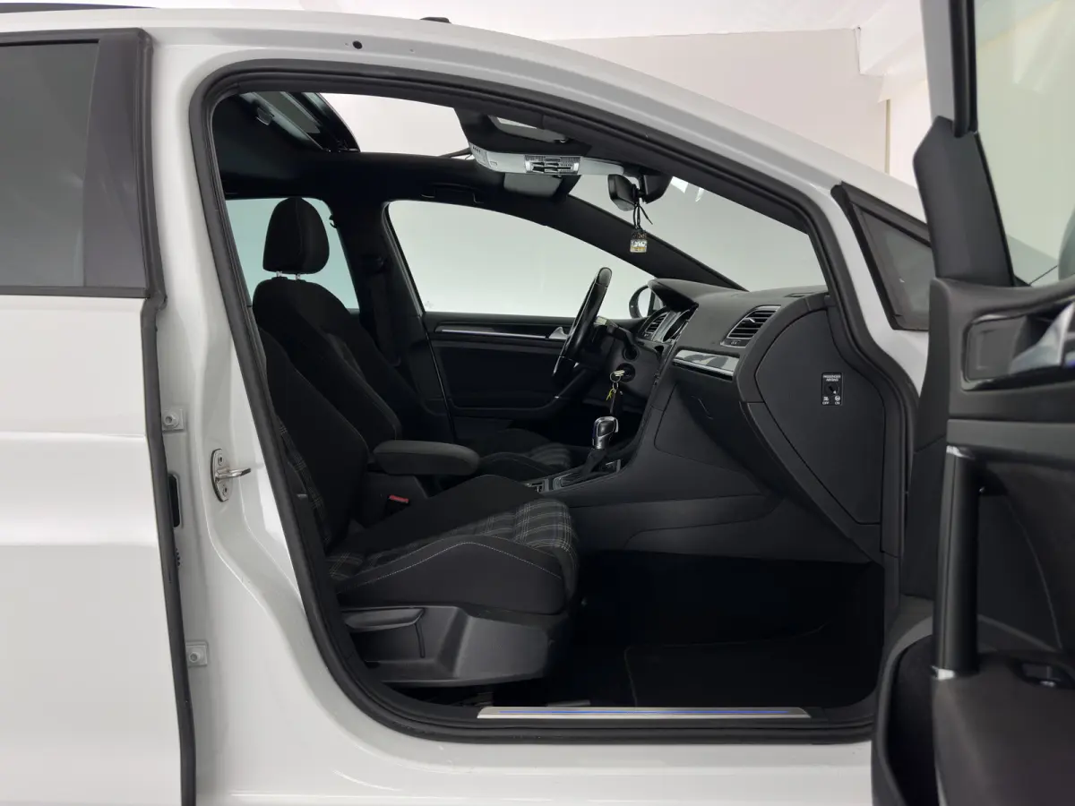 1.4 TSI GTE Aut. Panodak |Heated Seats | Xenon |18Inch | Pdc | Cruise Control