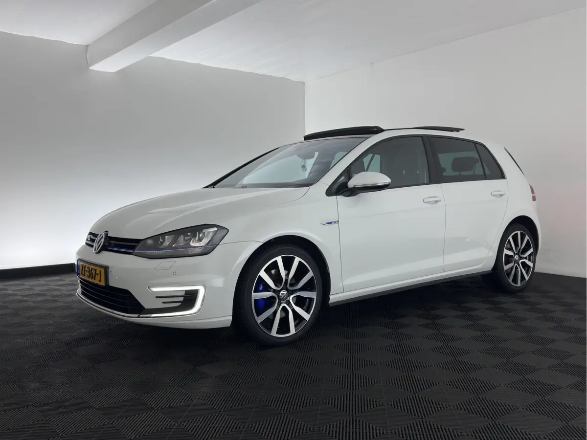 1.4 TSI GTE Aut. Panodak |Heated Seats | Xenon |18Inch | Pdc | Cruise Control
