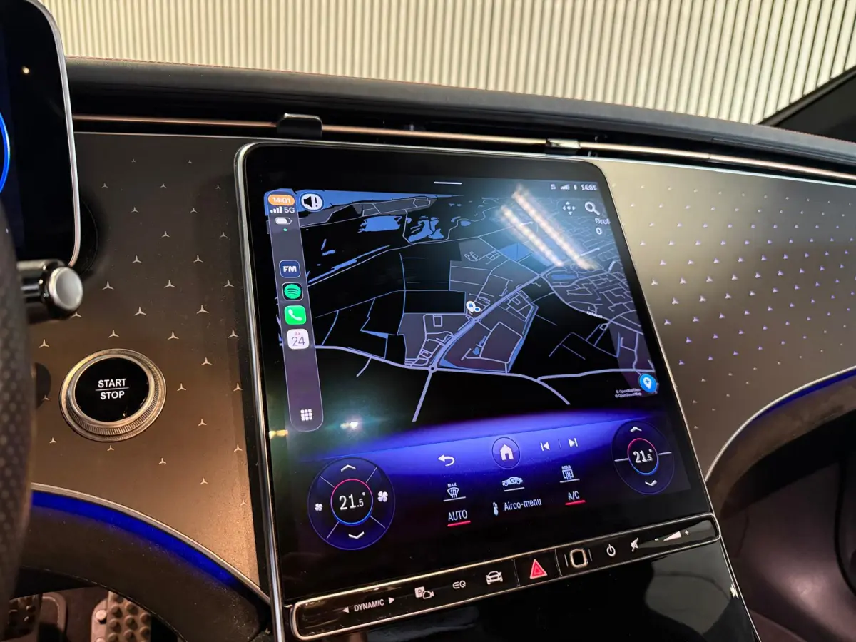 300 89 kWh AMG STYLING-NIGHT-PANORAMA-SOH 97%-MULTISPAAK VELGEN-AIRMATIC-COMPLEET