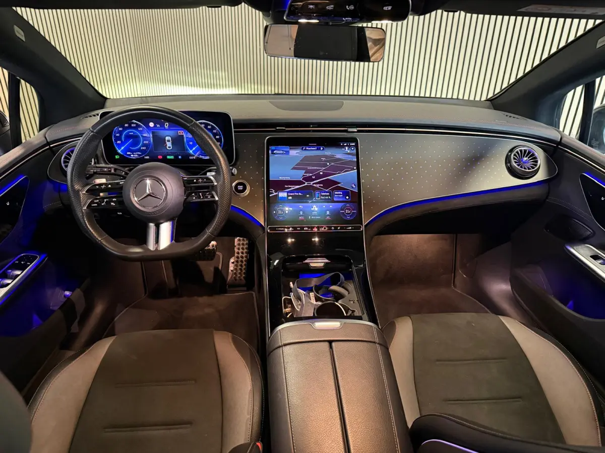 300 89 kWh AMG STYLING-NIGHT-PANORAMA-SOH 97%-MULTISPAAK VELGEN-AIRMATIC-COMPLEET