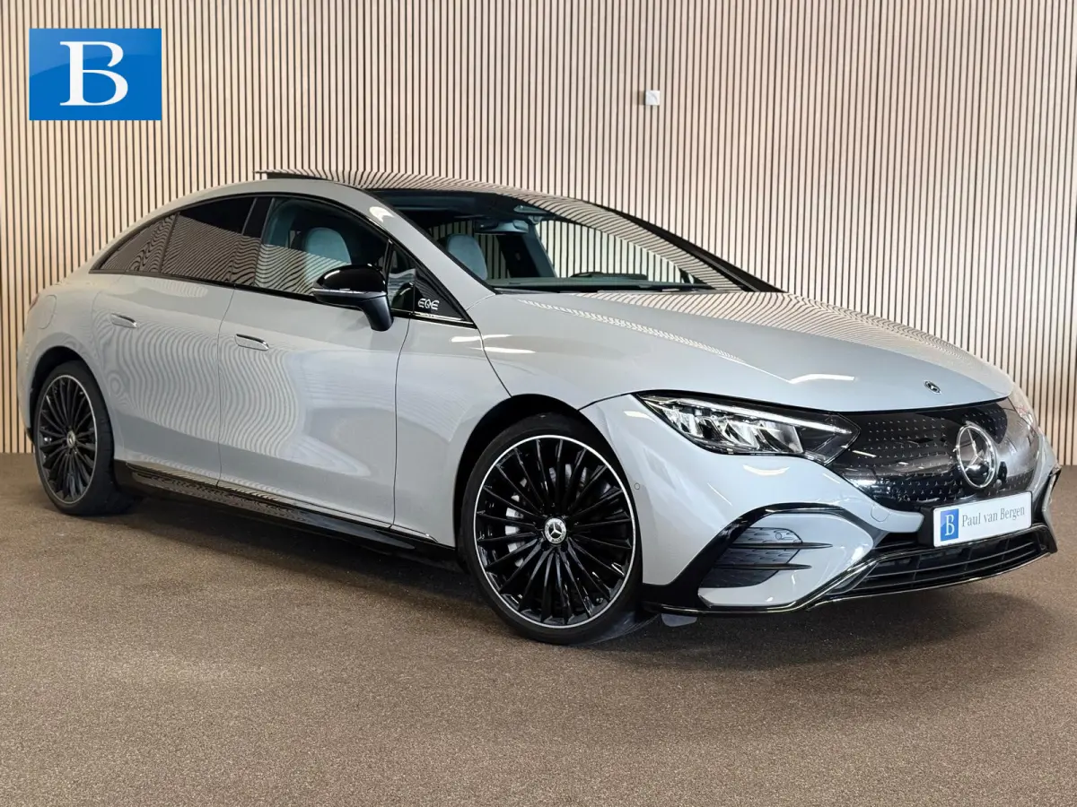 300 89 kWh AMG STYLING-NIGHT-PANORAMA-SOH 97%-MULTISPAAK VELGEN-AIRMATIC-COMPLEET