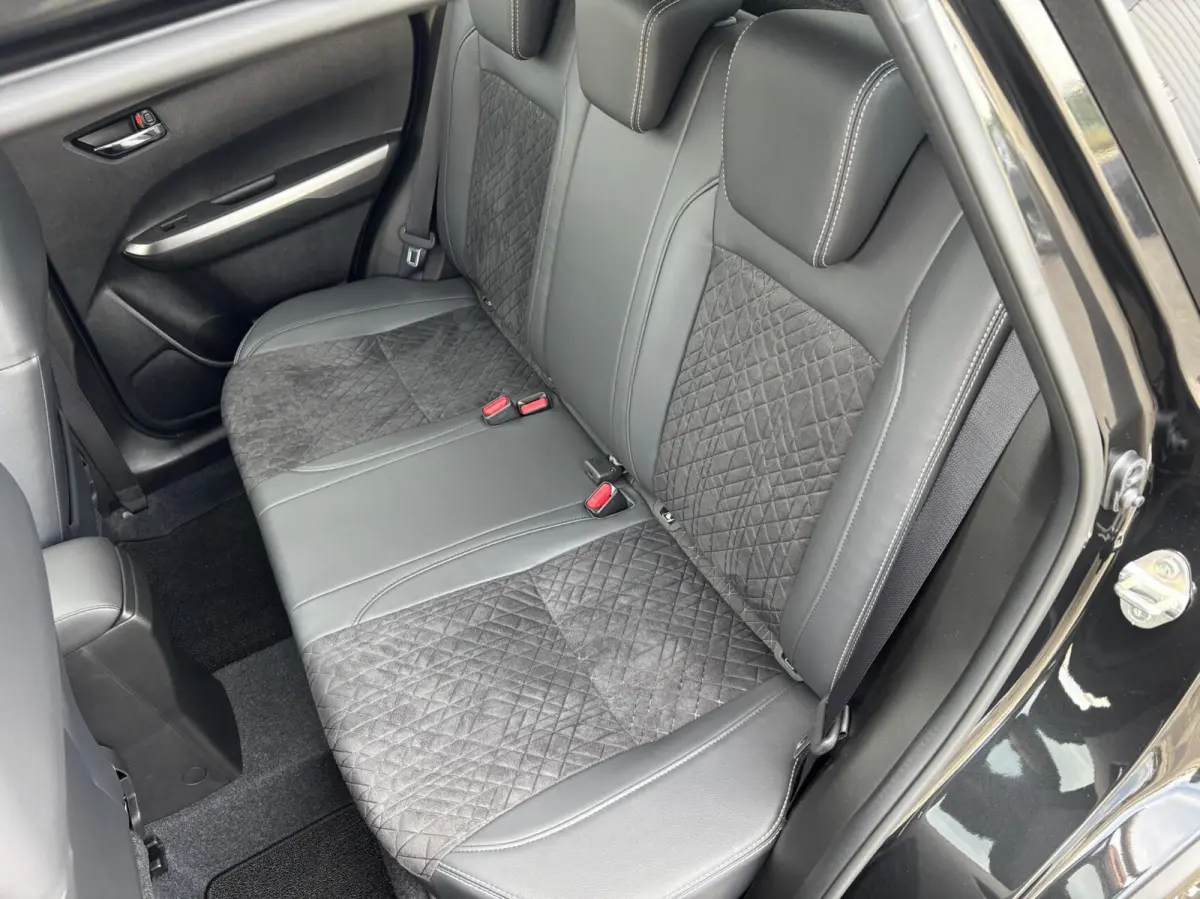 1.5 Hybrid Style Automaat | Schuifdak | Parkeersens. V+A | Adaptive Cruise