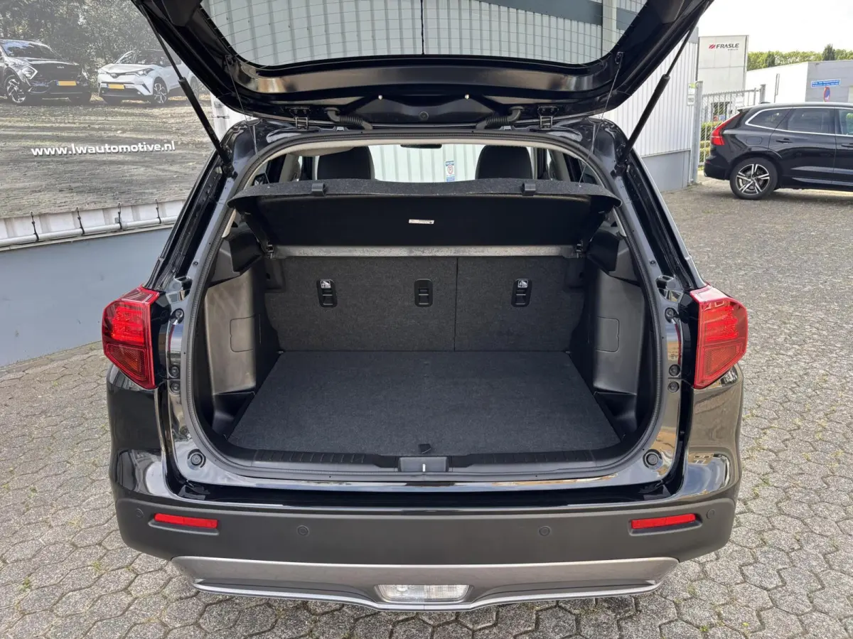 1.5 Hybrid Style Automaat | Schuifdak | Parkeersens. V+A | Adaptive Cruise