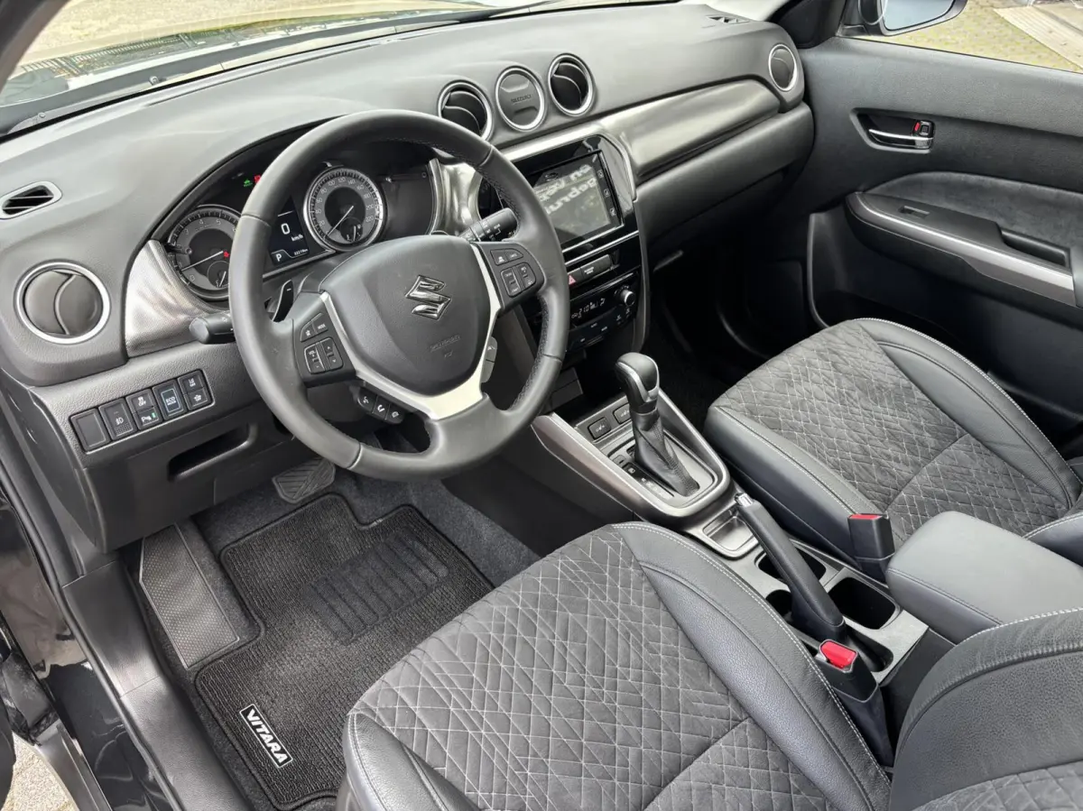 1.5 Hybrid Style Automaat | Schuifdak | Parkeersens. V+A | Adaptive Cruise